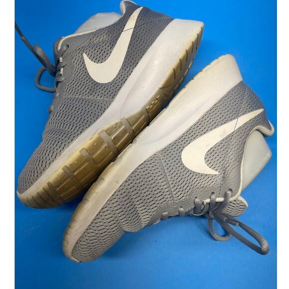 Nike Womens Tanjun  Gray White Athletic Running Shoes Sneakers Size 7 - Picture 6 of 10